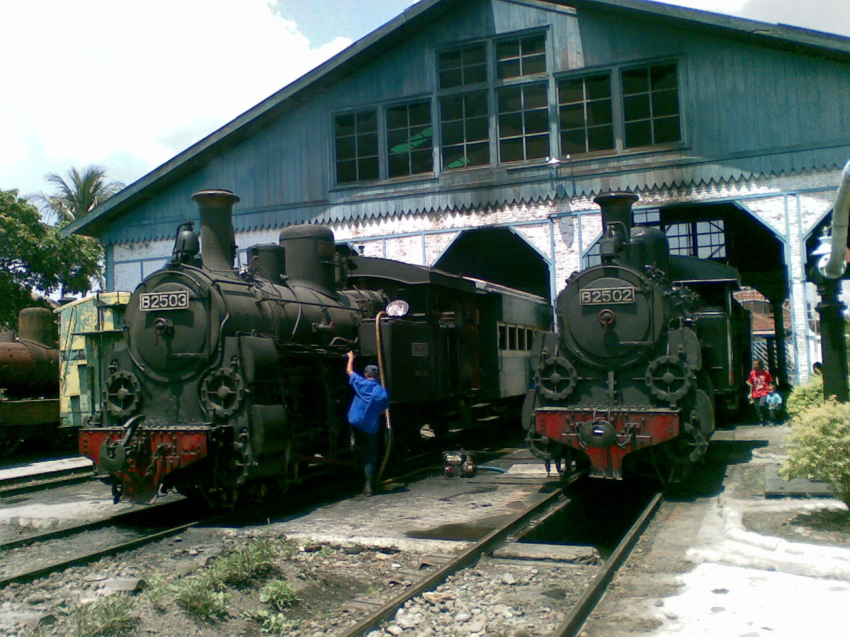 Sejarah Stasiun Kereta Api di Indonesia dan Jejak Peninggalannya 